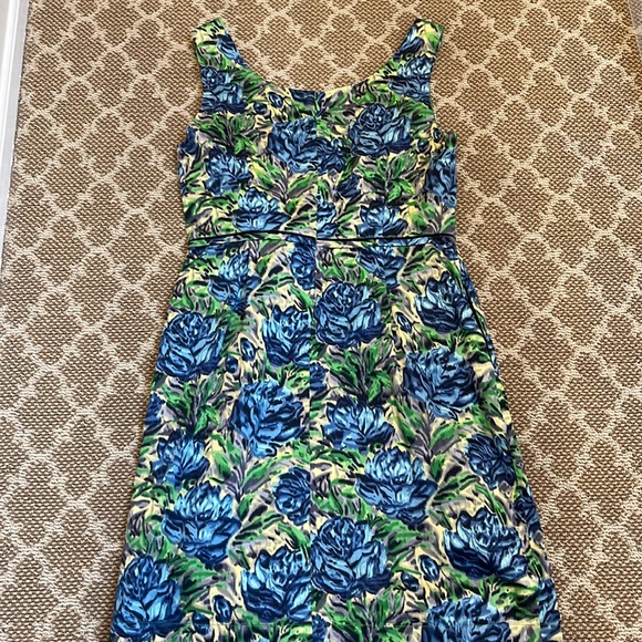 Beautiful floral dress with floral embellishment - size 8 - Picture 4 of 5